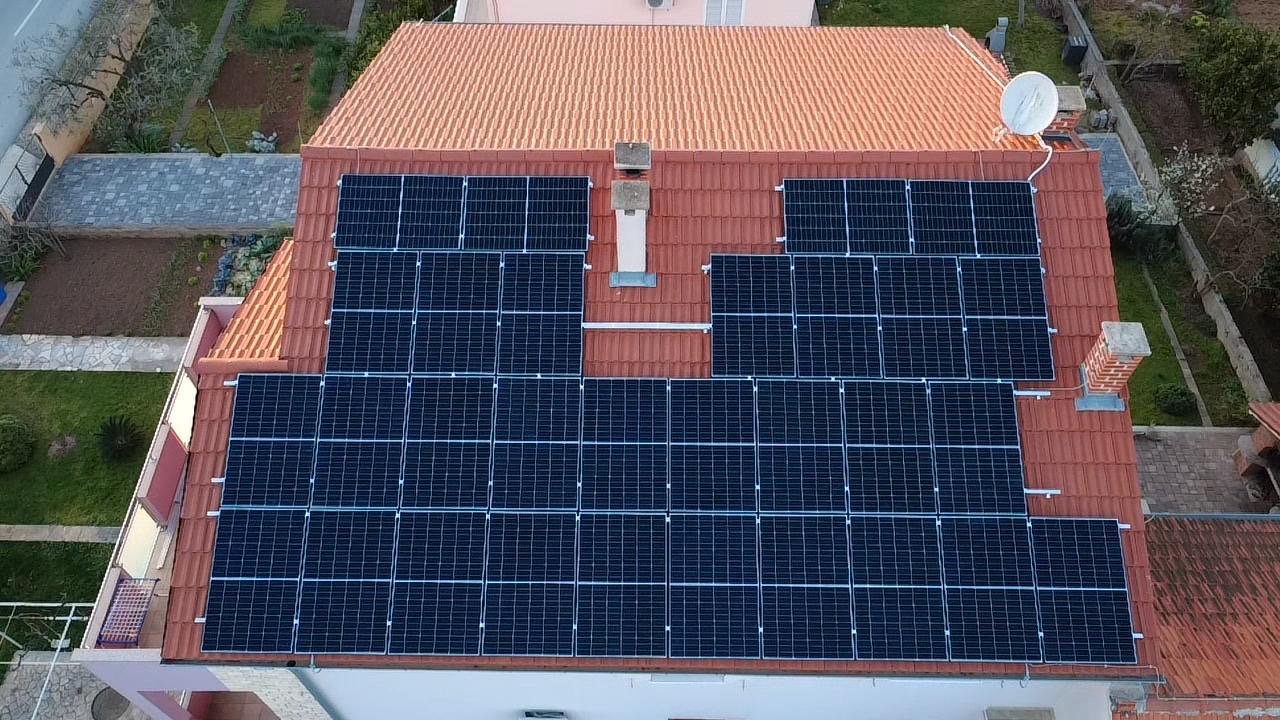 Obiteljska kuća Biograd na Moru - Solarna elektrana 13,5 kWp - Mr. Electric